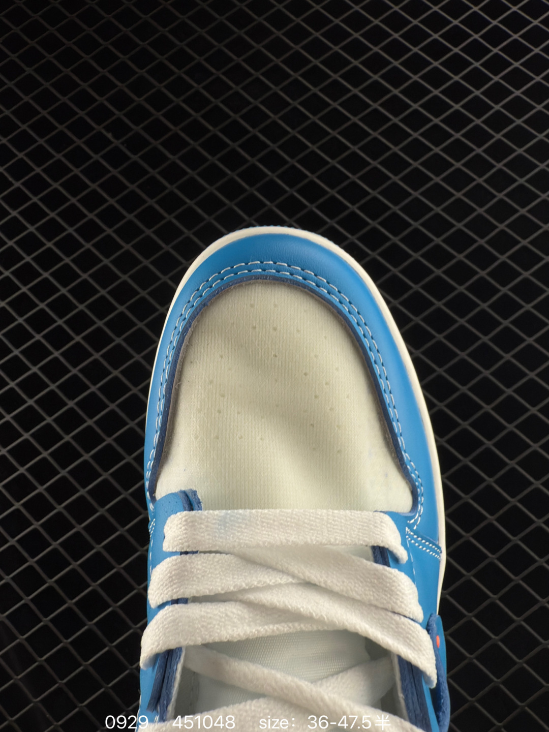 WHITE x Nike Air Jordan 1 Retro High OG “UNC”